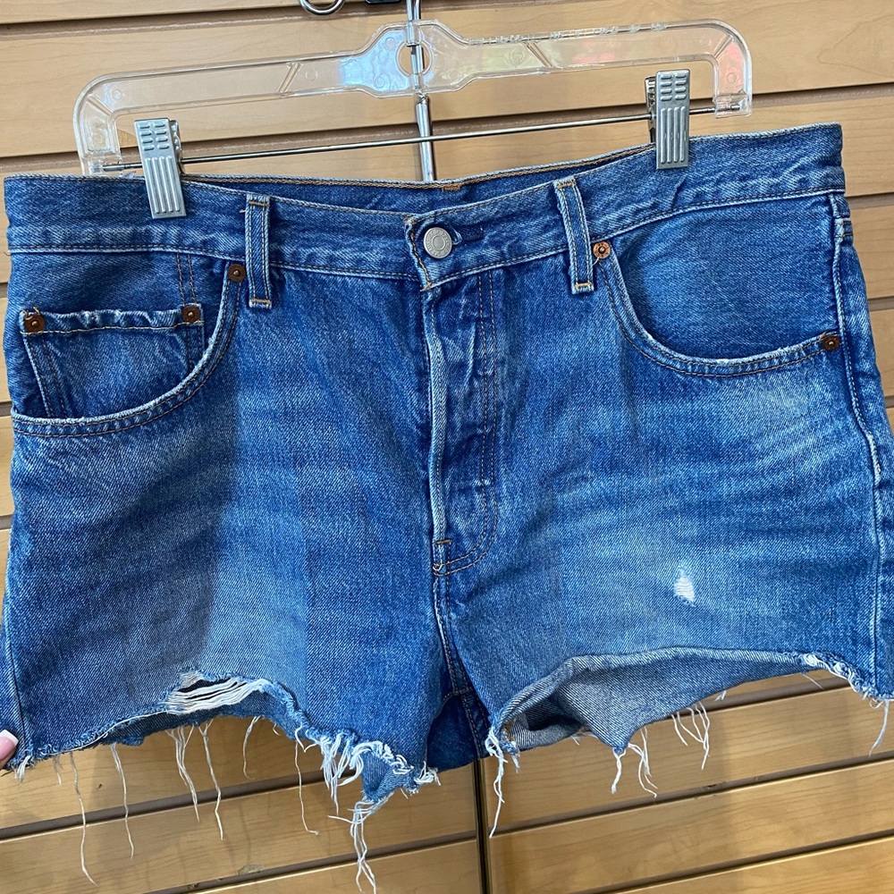 501 Levi’s original women’s shorts